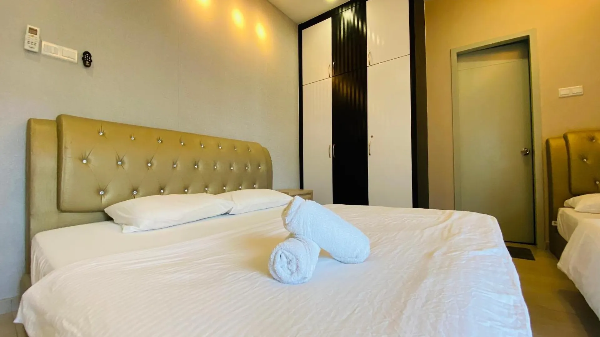 Seaview I Poolview Atlantis Residences Melaka 3Bedroom 5-11Paxs 0*, Malacca